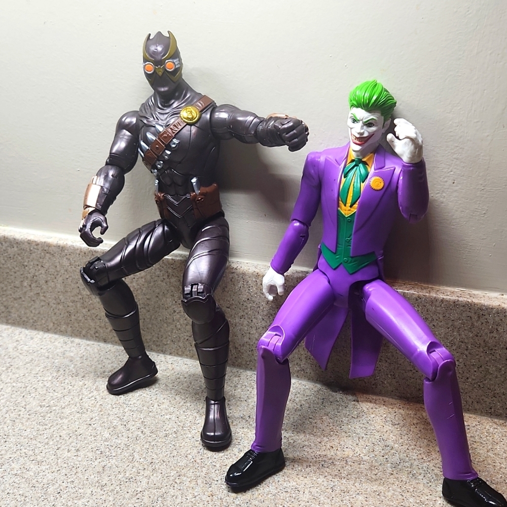 NWOT 12 inch Spinmaster Joker & Talon posable action figures Batman series